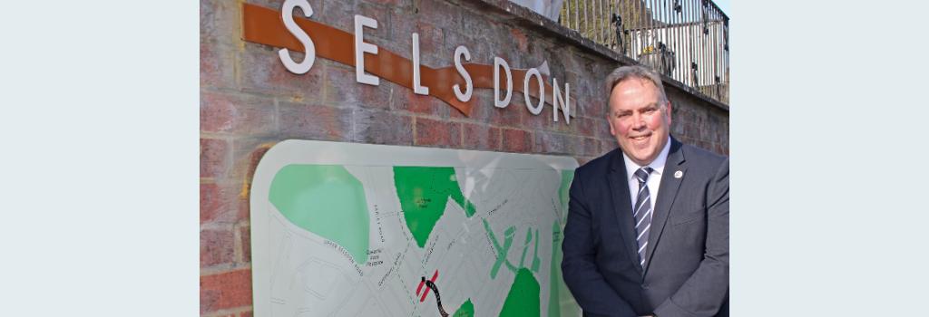 Executive Mayor, Jason Perry, in front of a sign for Selsdon.